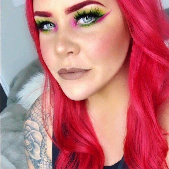 Meet your Posher, Jessica - Picture 1 of 1